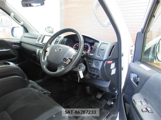 Toyota HIACE VAN 2019-10 6307005-17