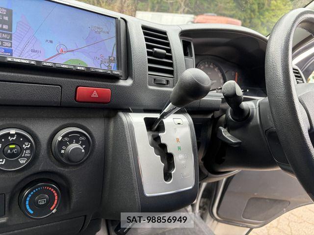 Toyota HIACE VAN 2015-06 6307010-13