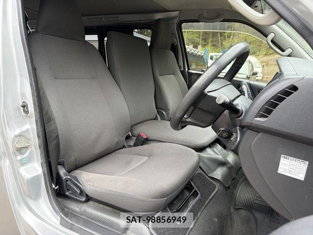Toyota HIACE VAN 2015-06 6307010-17