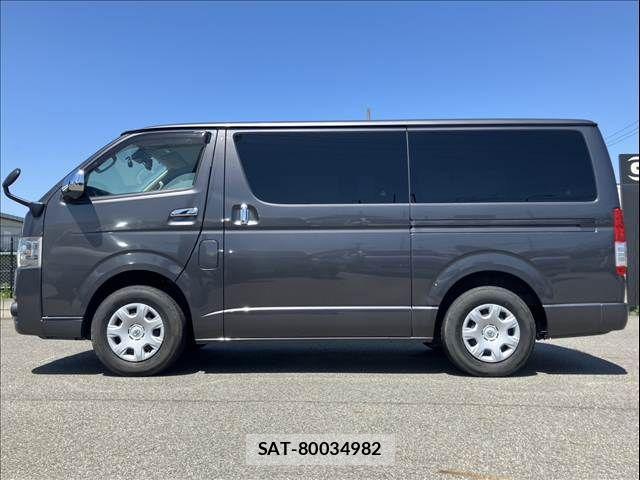 Toyota HIACE VAN 2017-12 6504257-13