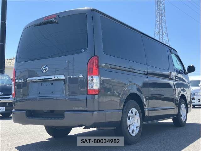 Toyota HIACE VAN 2017-12 6504257-14