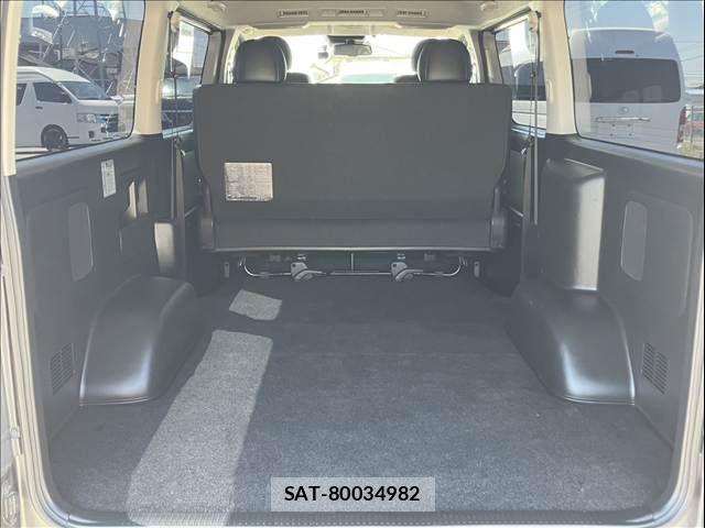 Toyota HIACE VAN 2017-12 6504257-19