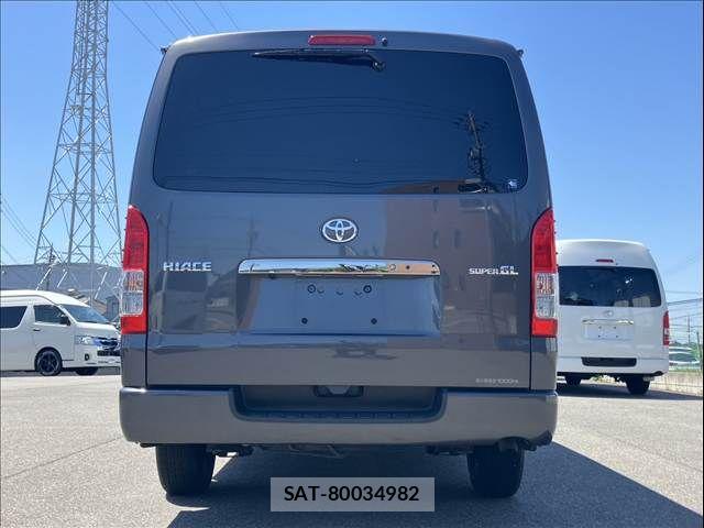 Toyota HIACE VAN 2017-12 6504257-2