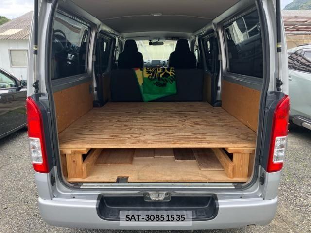 Toyota HIACE VAN 2017-04 6504274-14
