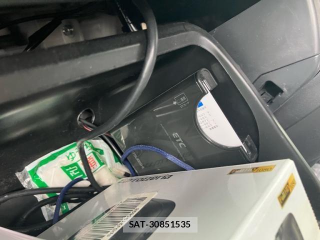 Toyota HIACE VAN 2017-04 6504274-22