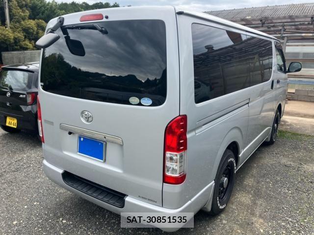 Toyota HIACE VAN 2017-04 6504274-3