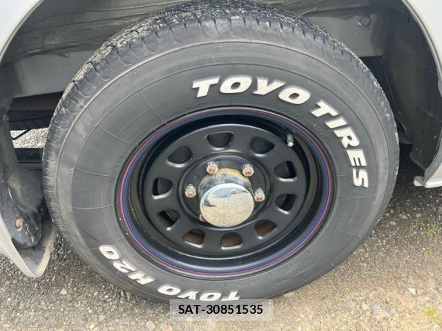 Toyota HIACE VAN 2017-04 6504274-7