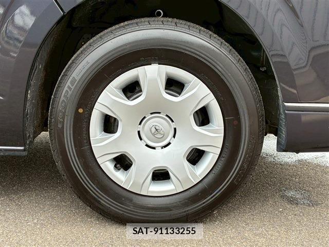 Toyota HIACE VAN 2023-06 6504252-10