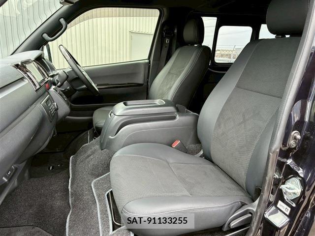 Toyota HIACE VAN 2023-06 6504252-11