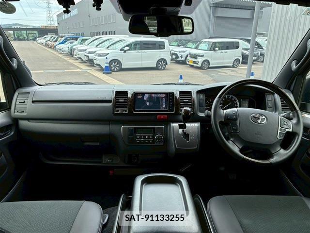 Toyota HIACE VAN 2023-06 6504252-13