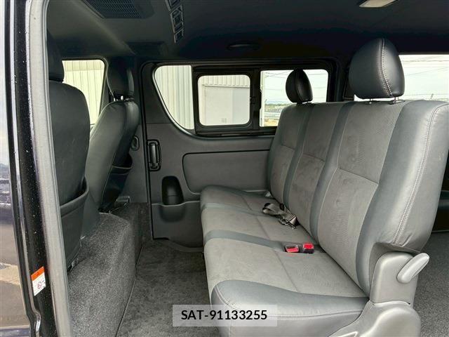 Toyota HIACE VAN 2023-06 6504252-14