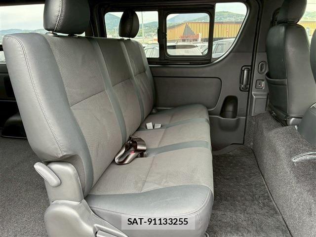 Toyota HIACE VAN 2023-06 6504252-15