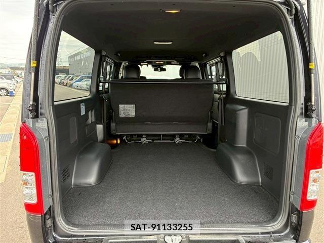 Toyota HIACE VAN 2023-06 6504252-16