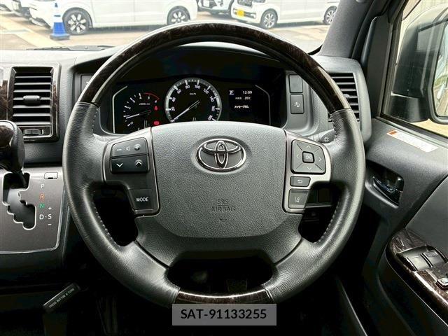Toyota HIACE VAN 2023-06 6504252-18