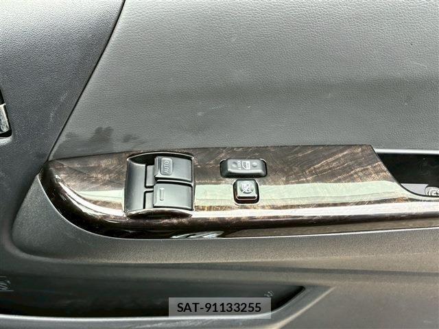 Toyota HIACE VAN 2023-06 6504252-28