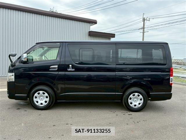 Toyota HIACE VAN 2023-06 6504252-8