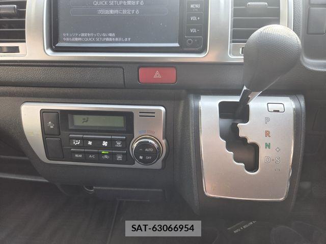 Toyota HIACE VAN 2019-03 6504270-10