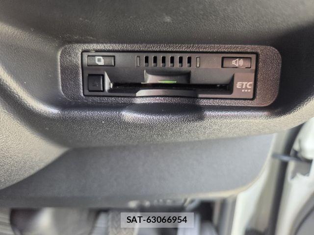 Toyota HIACE VAN 2019-03 6504270-11