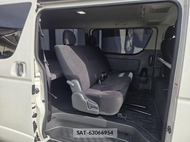 Toyota HIACE VAN 2019-03 6504270-12
