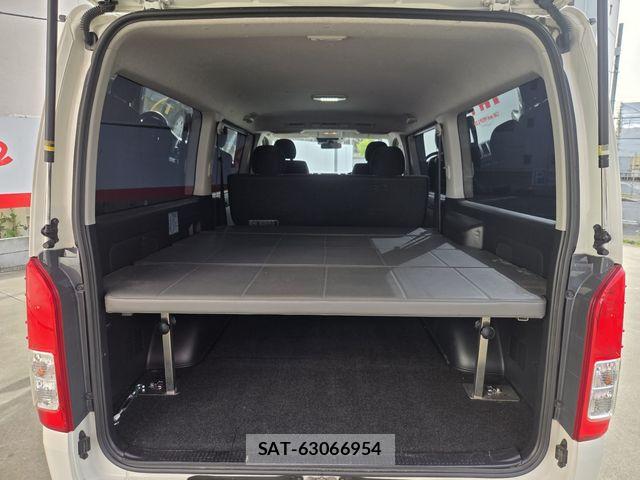Toyota HIACE VAN 2019-03 6504270-13