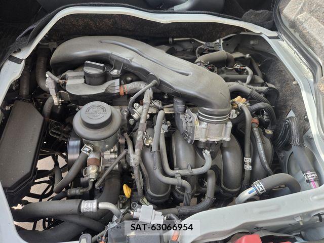 Toyota HIACE VAN 2019-03 6504270-17