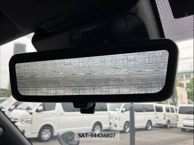 Toyota HIACE VAN 2024-05 6527815-17