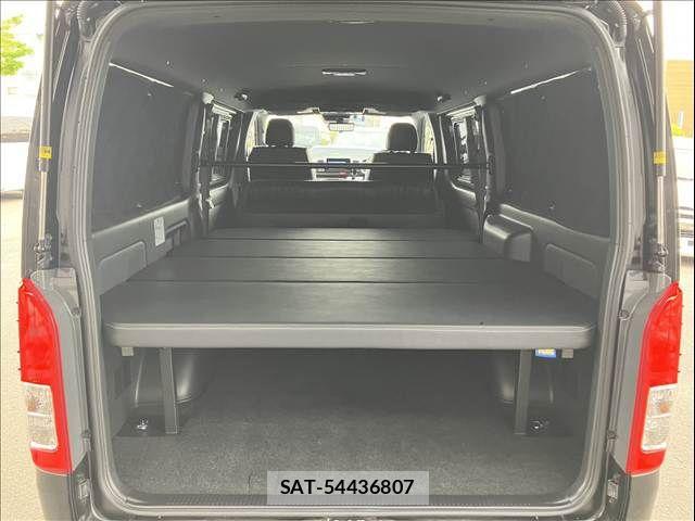 Toyota HIACE VAN 2024-05 6527815-19