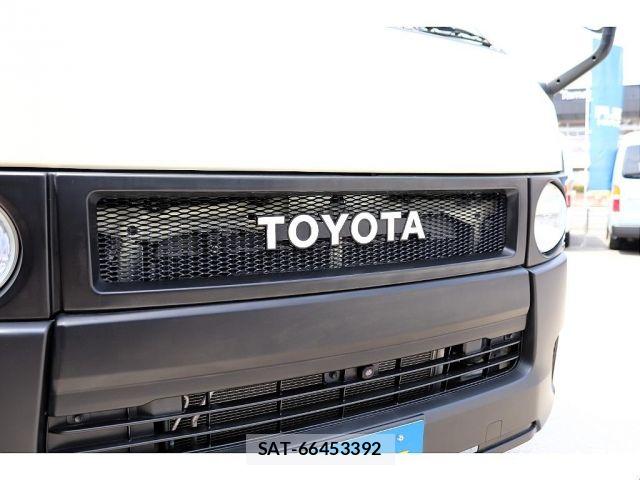 Toyota HIACE VAN 2022-01 6527843-10