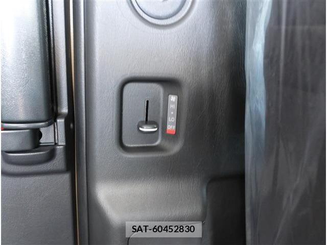 Toyota HIACE VAN 2026-02 6527822-29