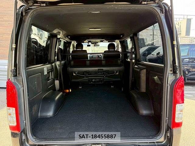 Toyota HIACE VAN 2021-03 6547131-12