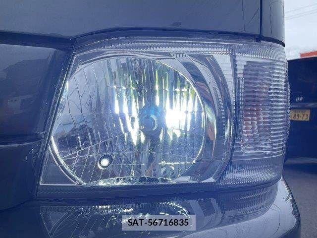 Toyota HIACE VAN 2009-10 6615317-11