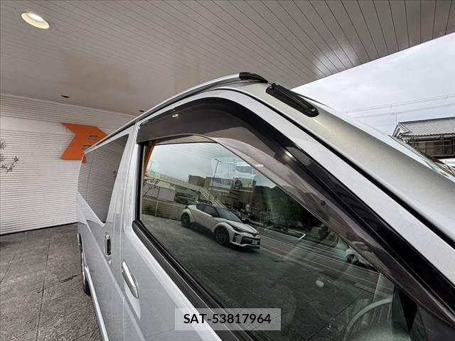 Toyota HIACE VAN 2006-01 6615323-28