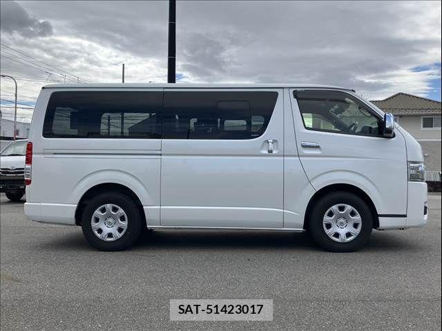 Toyota HIACE VAN 2022-12 6615295-12
