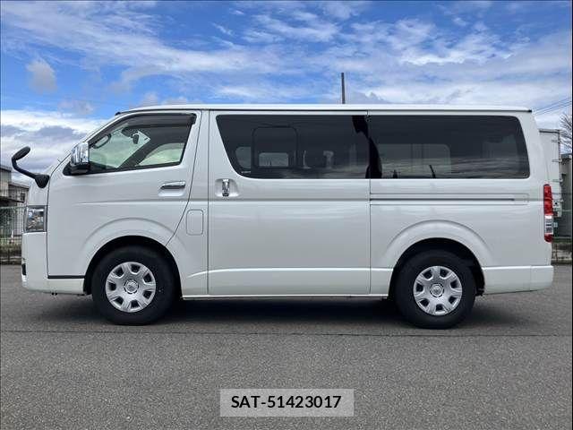 Toyota HIACE VAN 2022-12 6615295-13