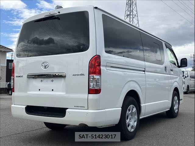 Toyota HIACE VAN 2022-12 6615295-14