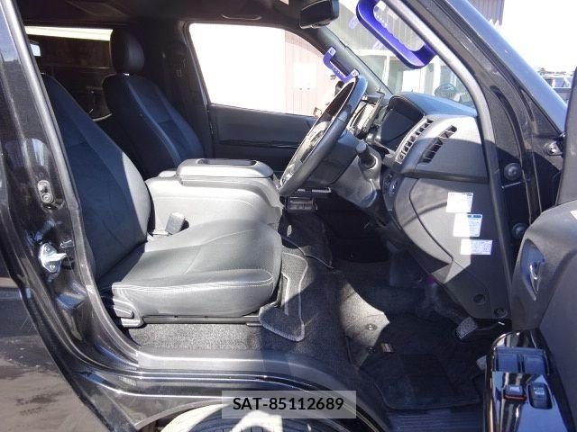 Toyota HIACE VAN 2021-02 6615301-18