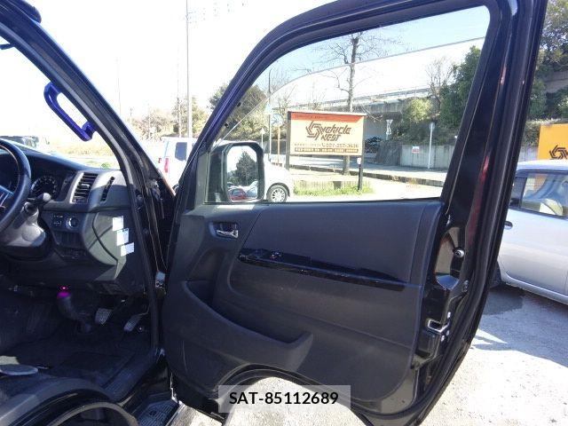 Toyota HIACE VAN 2021-02 6615301-19
