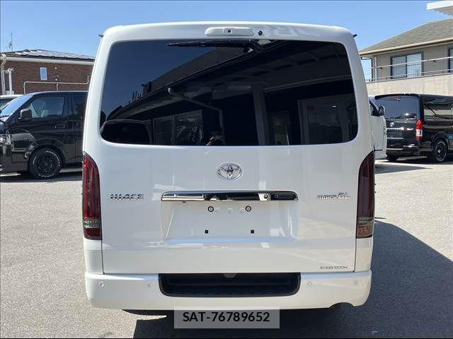 Toyota HIACE VAN 2024-04 6615290-2