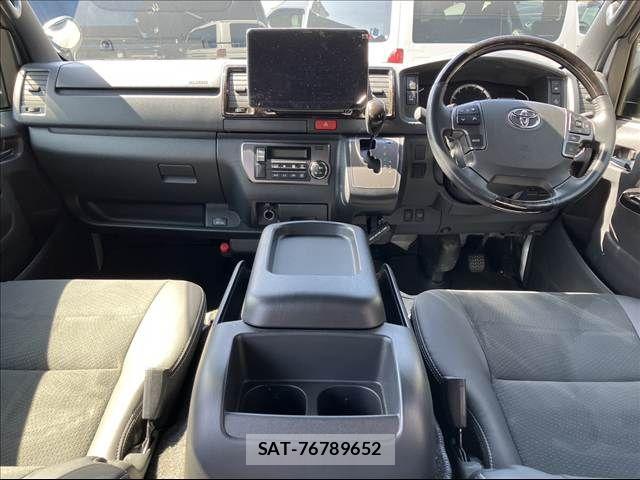 Toyota HIACE VAN 2024-04 6615290-3