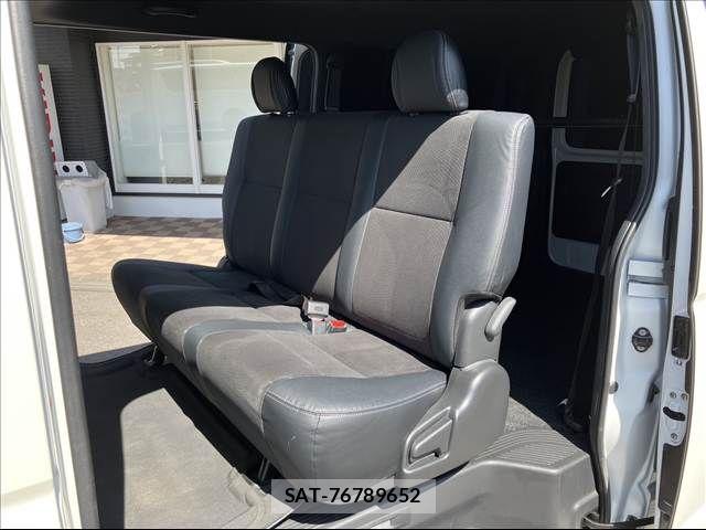 Toyota HIACE VAN 2024-04 6615290-7