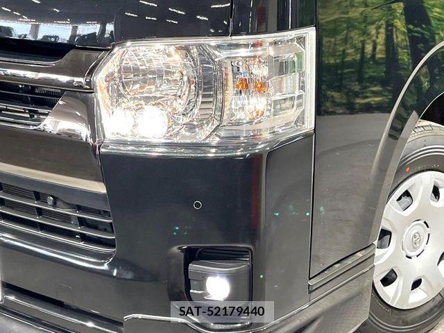 Toyota HIACE VAN 2023-03 6615298-11
