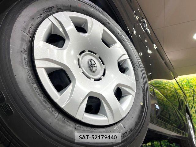 Toyota HIACE VAN 2023-03 6615298-12