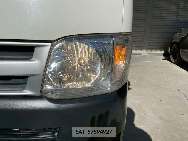 Toyota HIACE VAN 2012-03 6615313-16