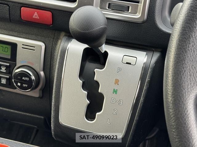 Toyota HIACE VAN 2014-04 6673947-23