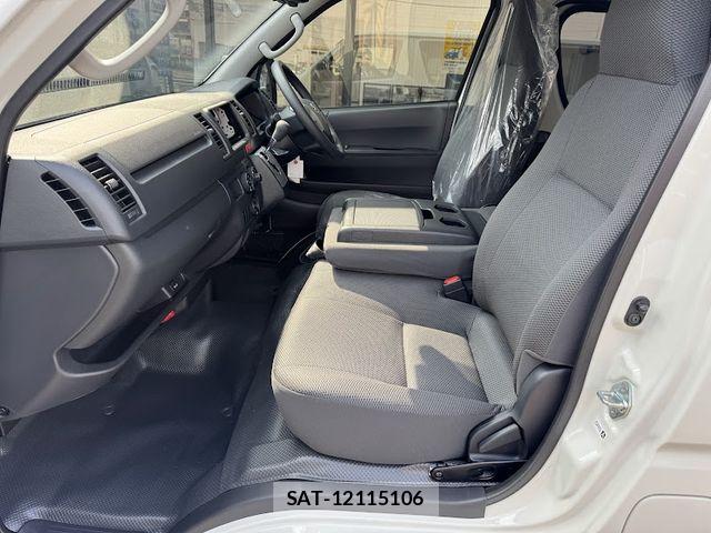 Toyota HIACE VAN 2026-03 6678517-11