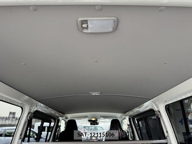 Toyota HIACE VAN 2026-03 6678517-14