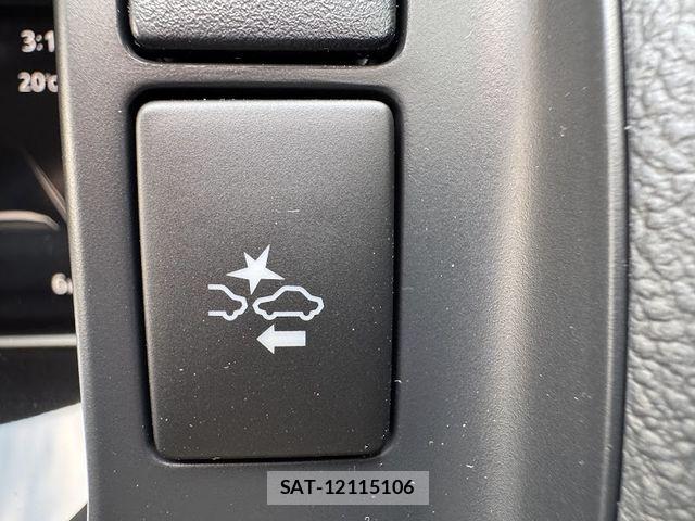 Toyota HIACE VAN 2026-03 6678517-18