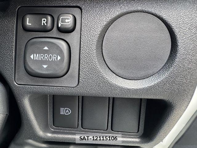 Toyota HIACE VAN 2026-03 6678517-22