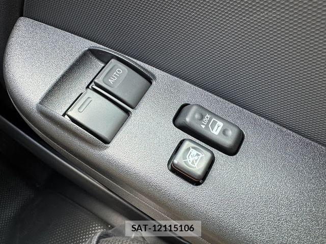 Toyota HIACE VAN 2026-03 6678517-24