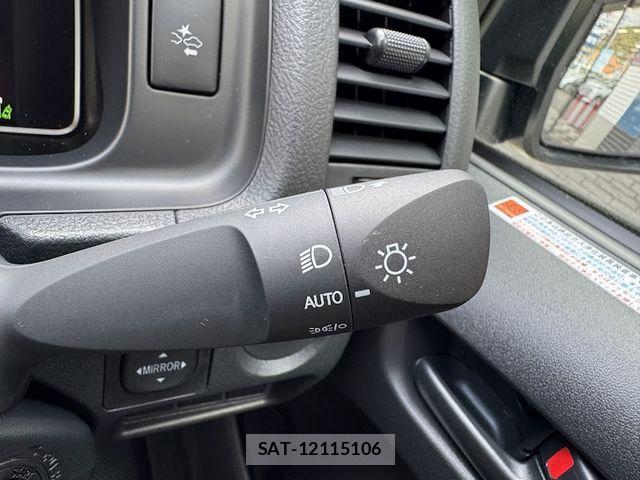 Toyota HIACE VAN 2026-03 6678517-26